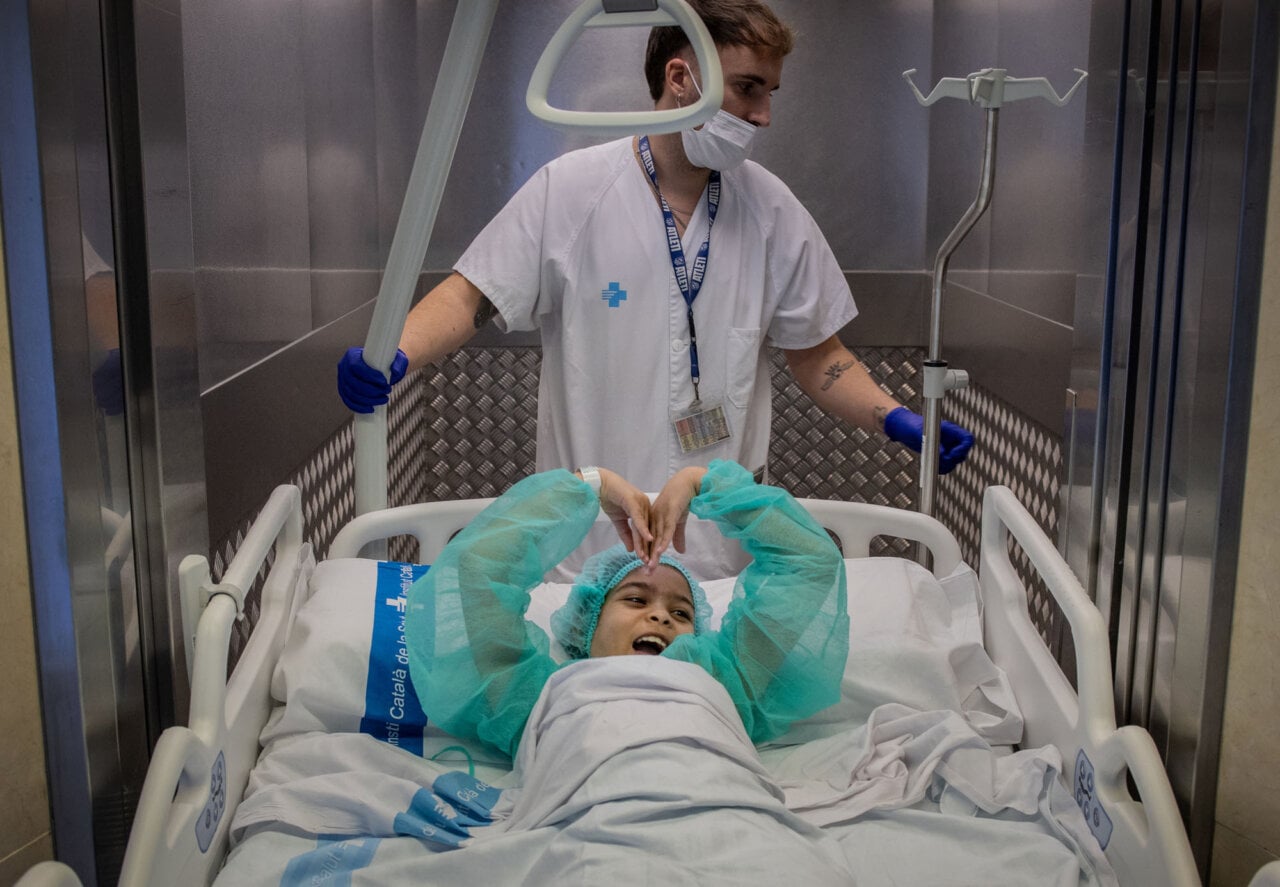 La Mayar sent atesa a l'Hospital Germans Trias i Pujol (Foto: Sergi Cámara)