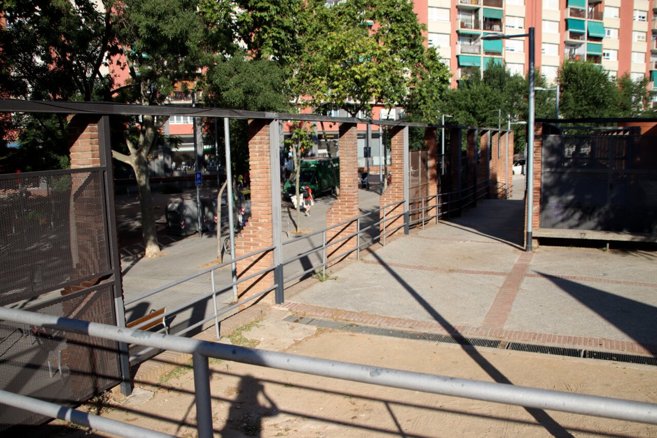 Accés al parc de la Pegaso (Blanca Blay - ACN)