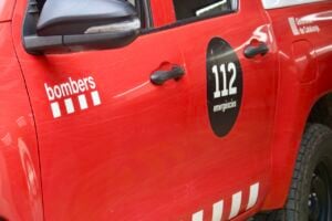 Vehicle dels bombers de Catalunya amb el número d'emergències 112
