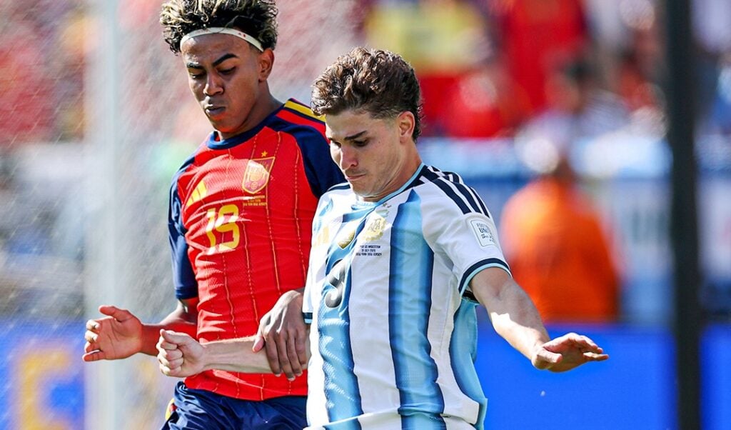 Julián Álvarez i Lamine Yamal (Selecció argentina de futbol)
