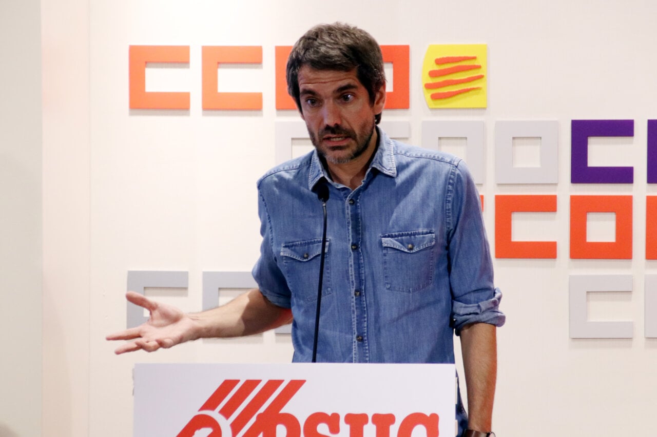 El ministre de Cultura, Ernest Urtasun, intervé a l'acte de celebració dels 90 anys del PSUC (Enric Sitjà Rusiñol, ACN)