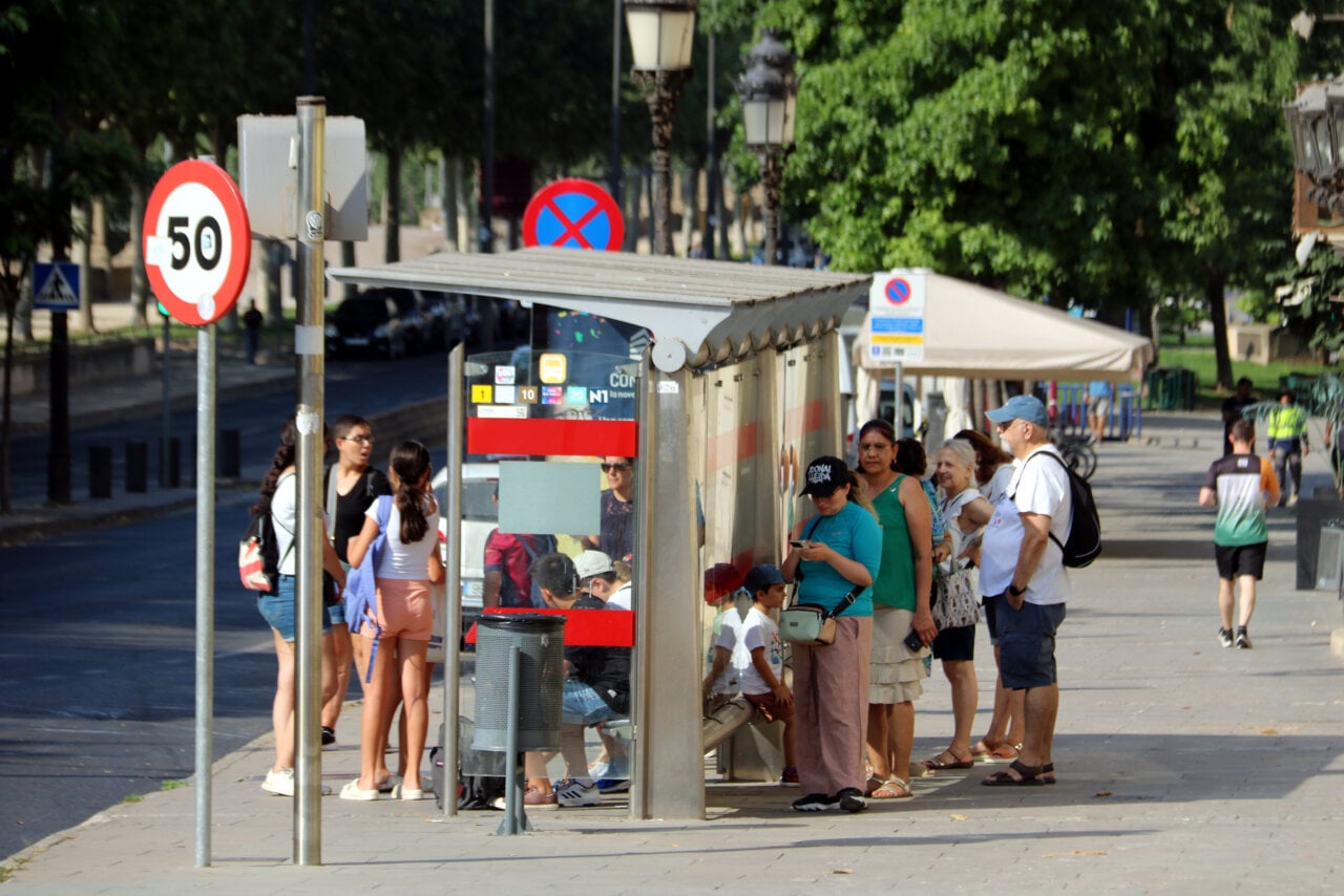 Parada de bus a Lleida (Roger Segura - ACN)