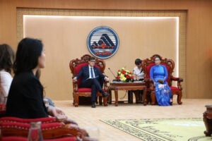 El president de la Generalitat, Salvador Illa, es reuneix amb el Comitè Popular de Da Nang (Sara Soteras, ACN)