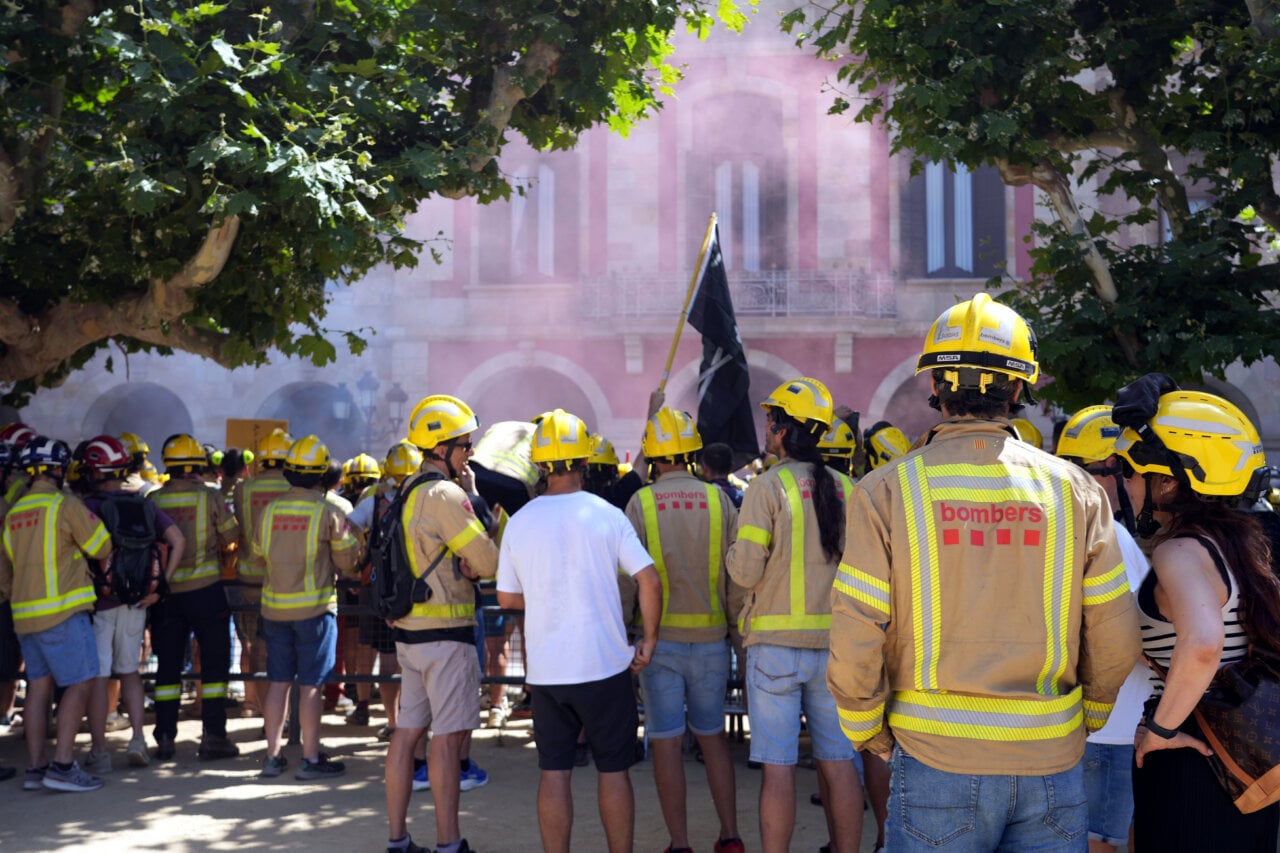 Manifestació dels bombers de la Generalitat
